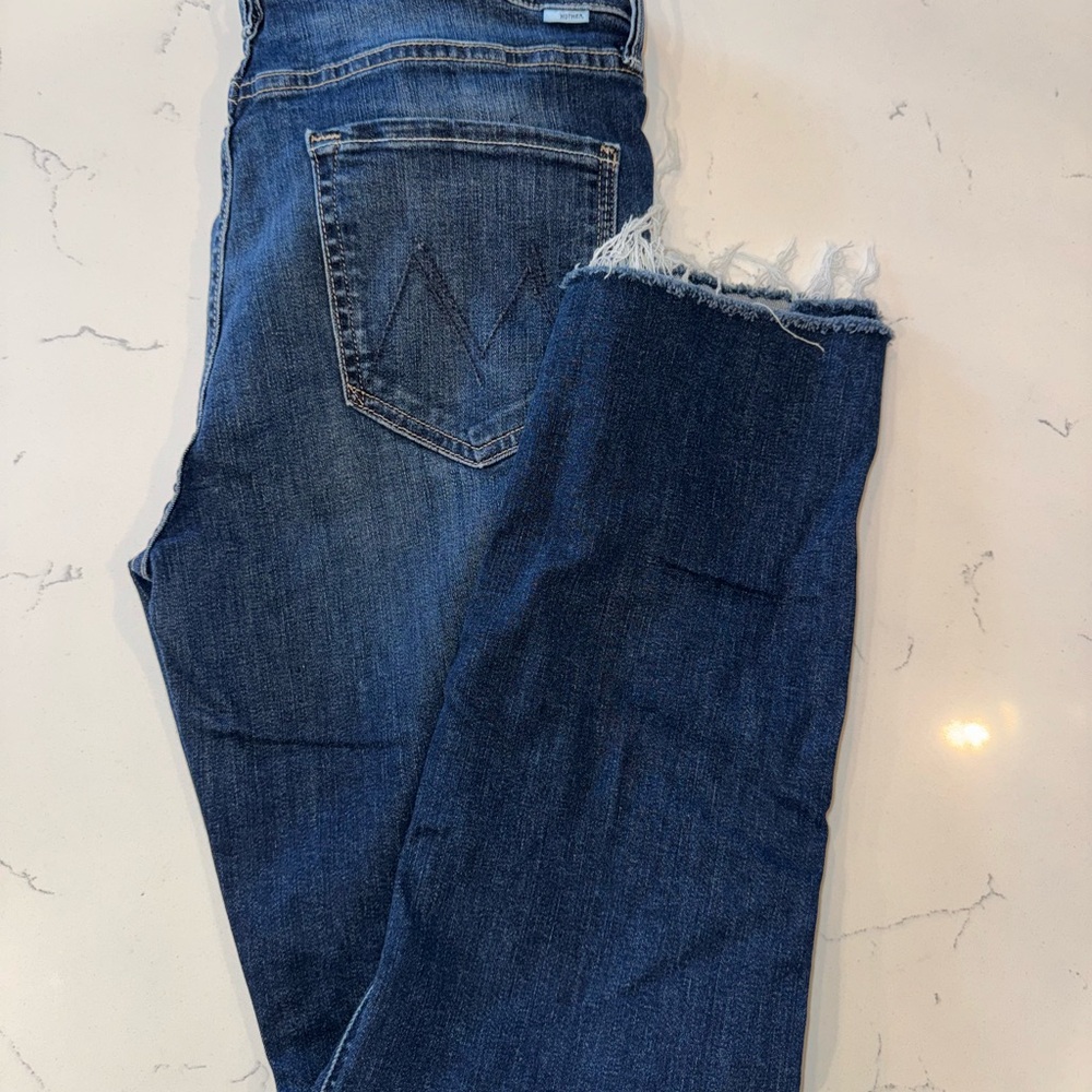 MOTHER Frayed Hem Cropped Blue Jeans